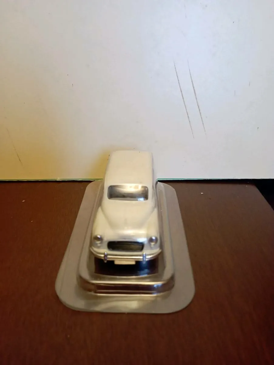 CORGI COLLECTION OF DIE - CAST MODLE'S CARS . - Image 4