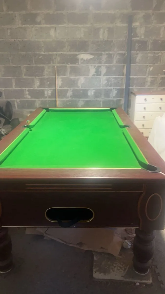 Pool table - Image 2
