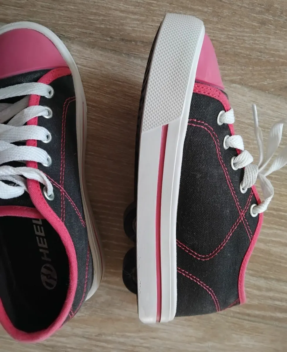 Heelys Skate Shoes.  Size: C13. - Image 4