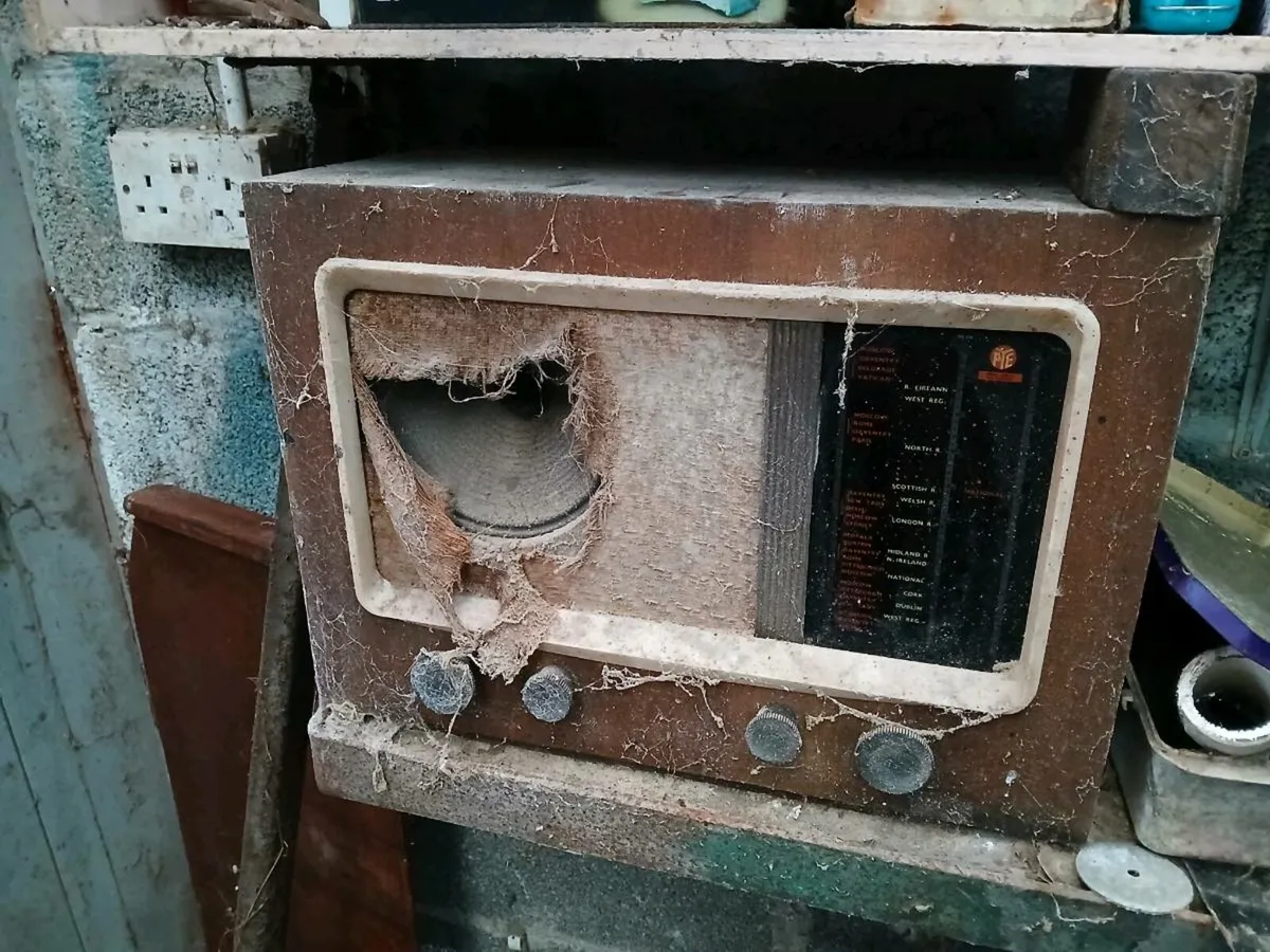 Old OLD Radio, antique - Image 2