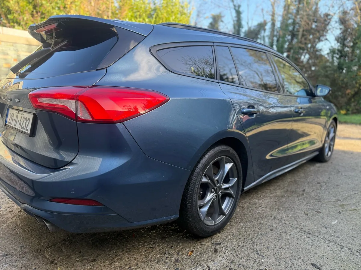 2021 Ford Focus ST Line - Image 4