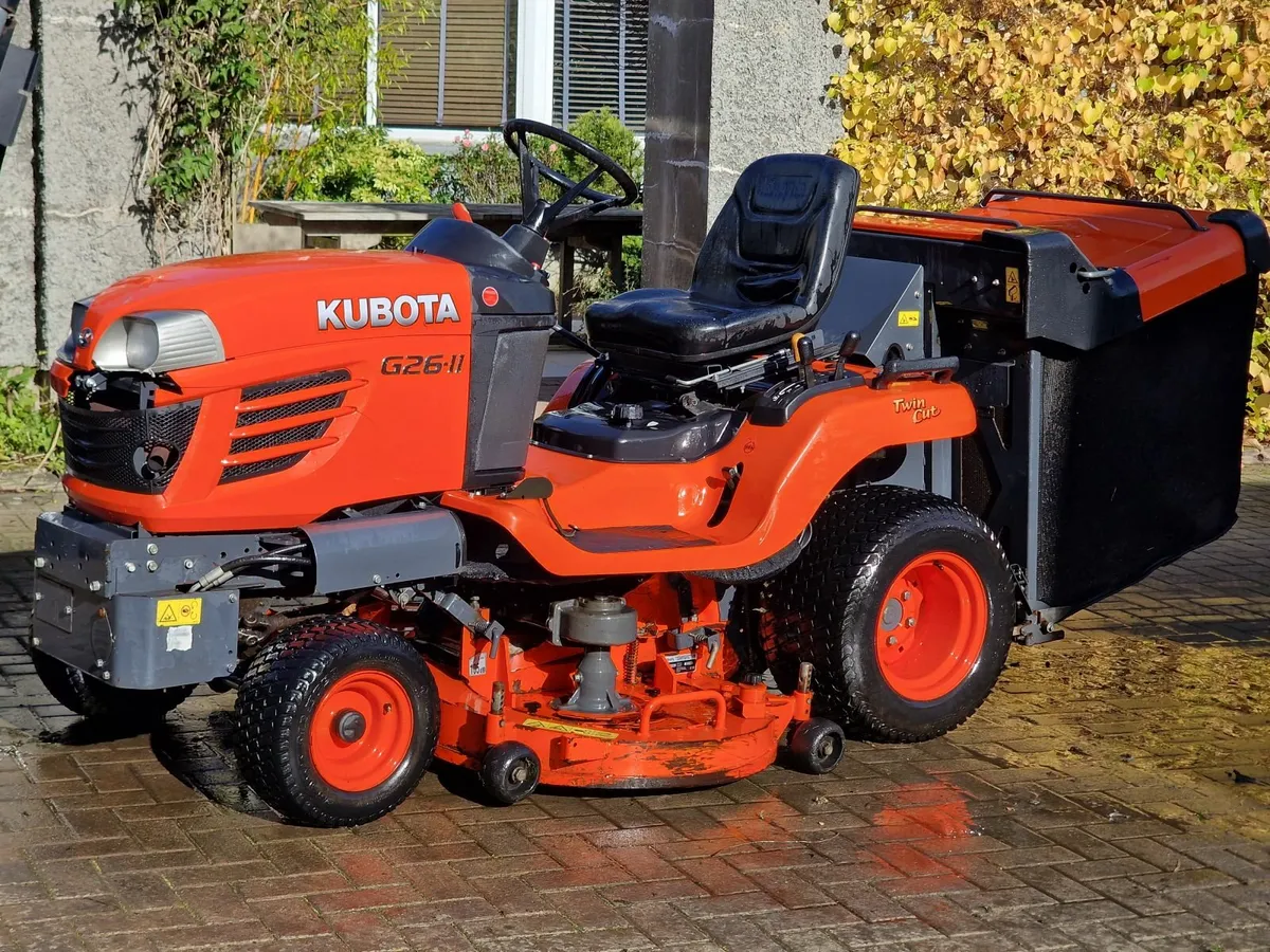 Kubota G26-II Ride on Mower Lawnmower - Image 2