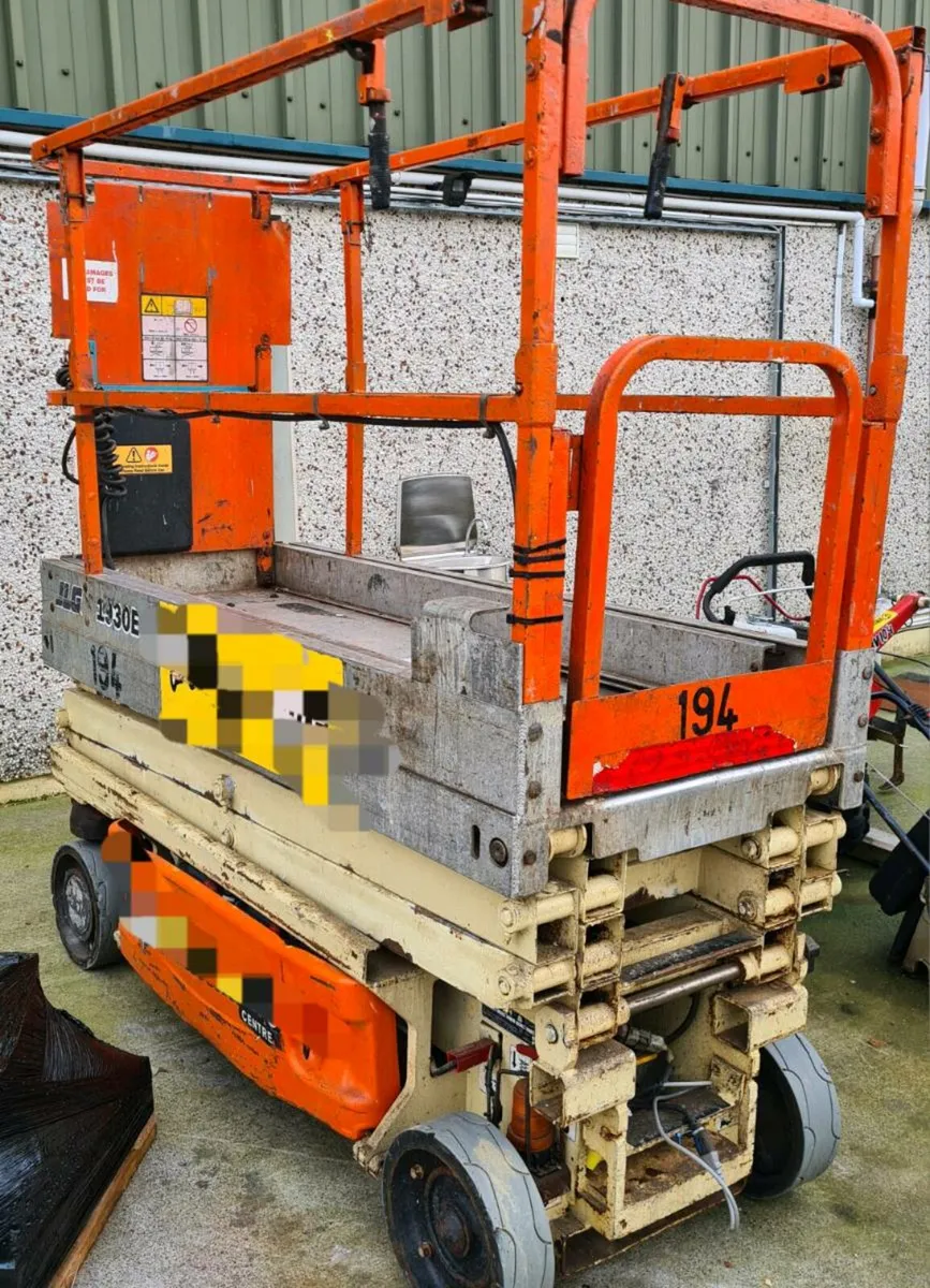 JLG 1930ES electric scissor lift - Image 1