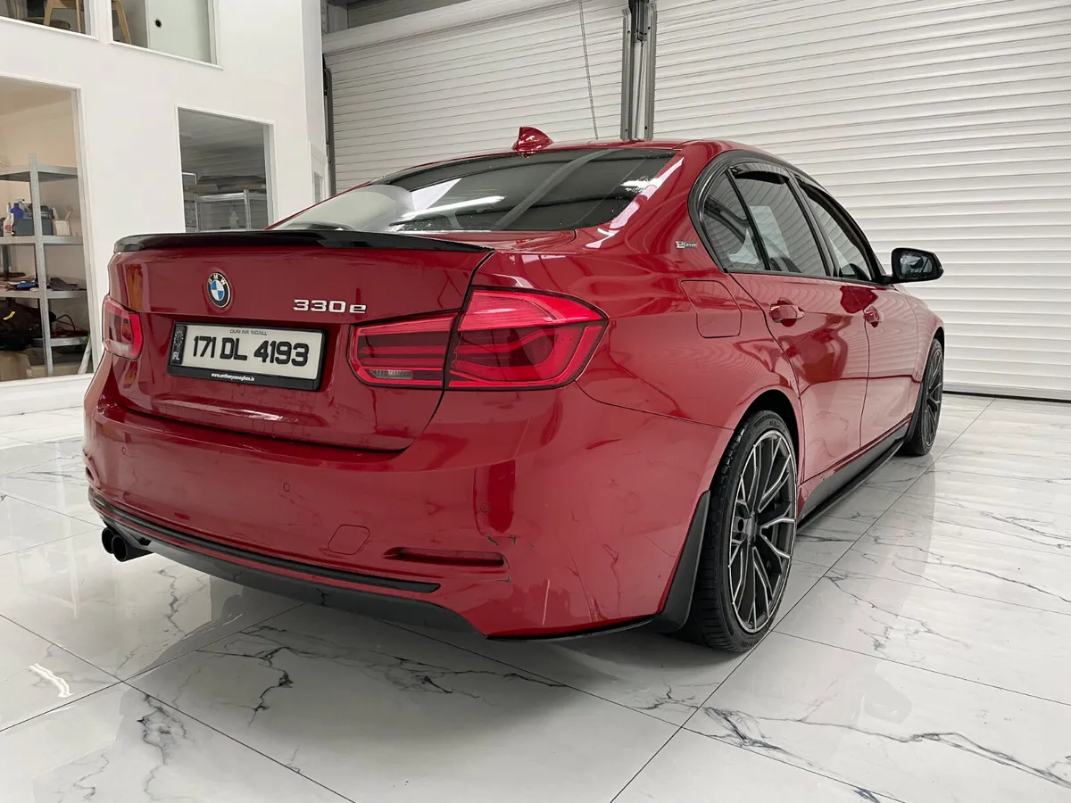 BMW 3-Series 2017 - Image 3