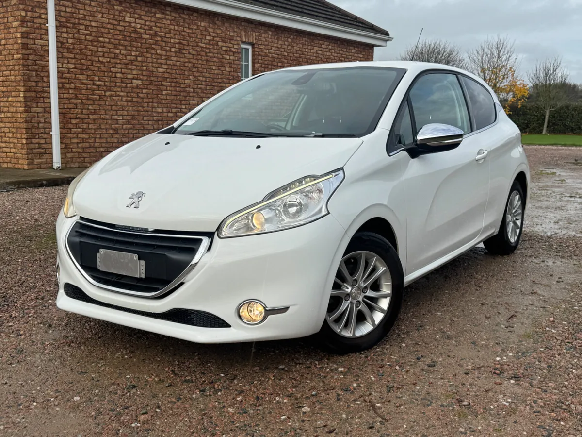 142 Peugeot 208 Allure Automatic - Image 2