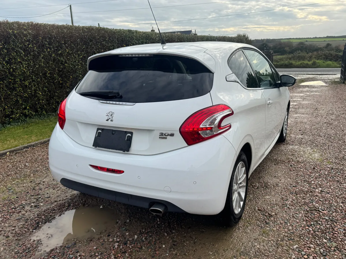 142 Peugeot 208 Allure Automatic - Image 4