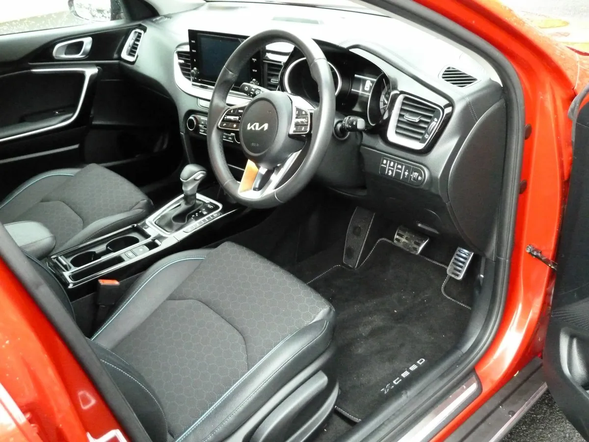 Kia XCeed 2023 - Image 2