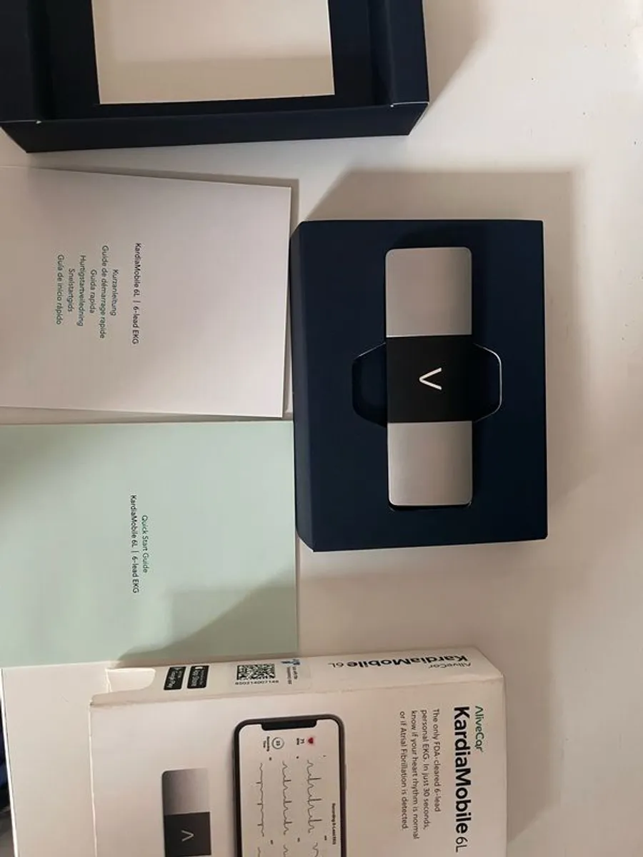 KardiaMobile 6 lead ECG - Image 4