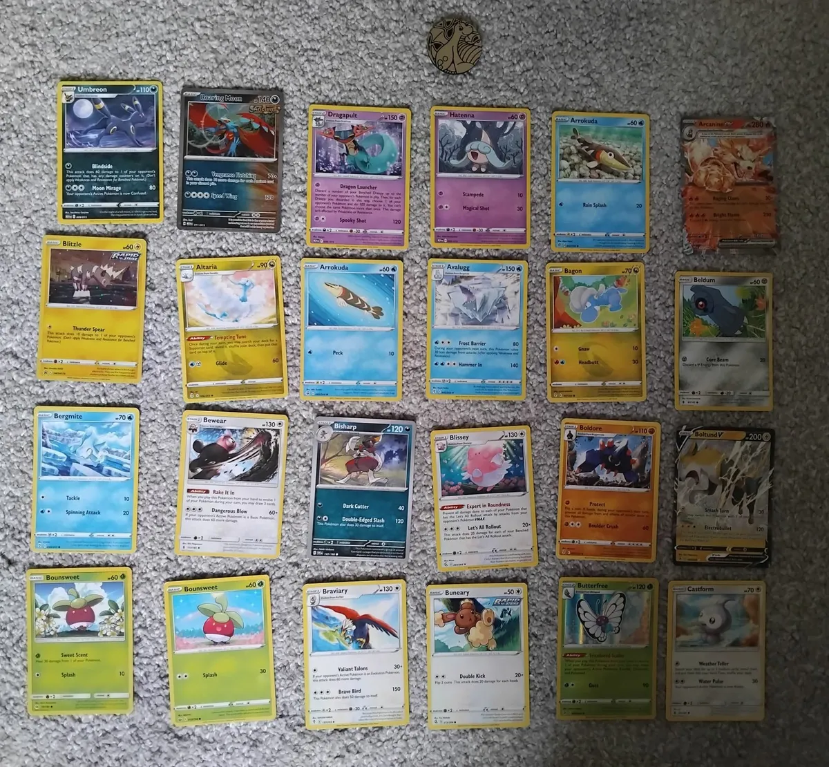268 Pokemon cards & Charzard coin. - Image 4
