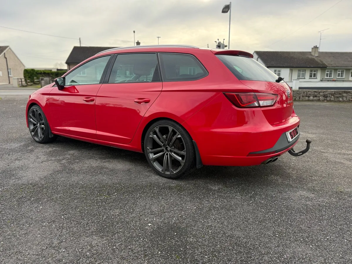 Seat Leon FR estate - Image 2