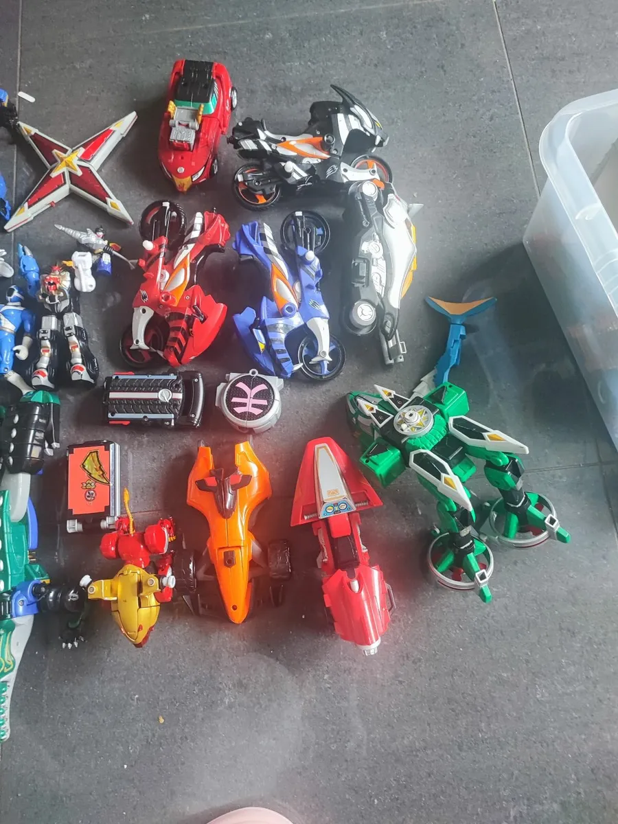 Power ranger toys - Image 3