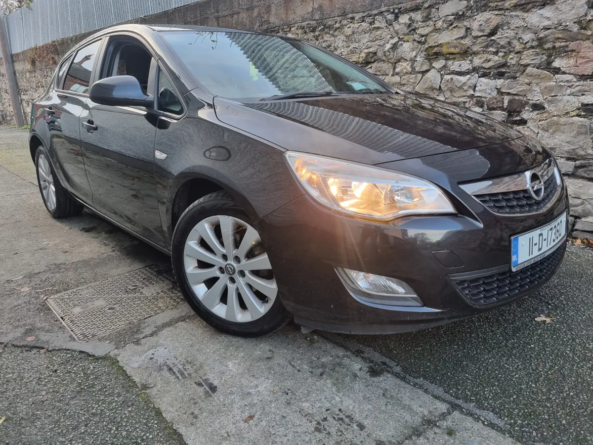 Opel Astra 2011 Ideal First car - Image 1