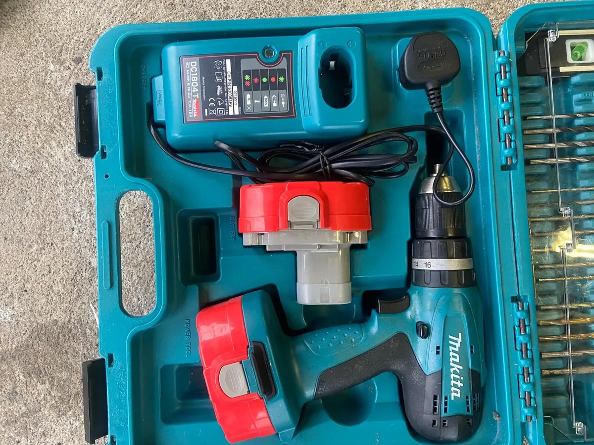Makita 18 Volt Cordless Drill - Image 2