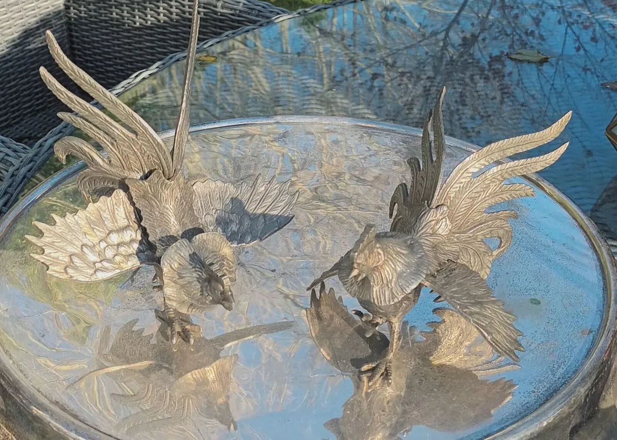 Pair of fighting cocks, pewter, post 6e D18 - Image 2