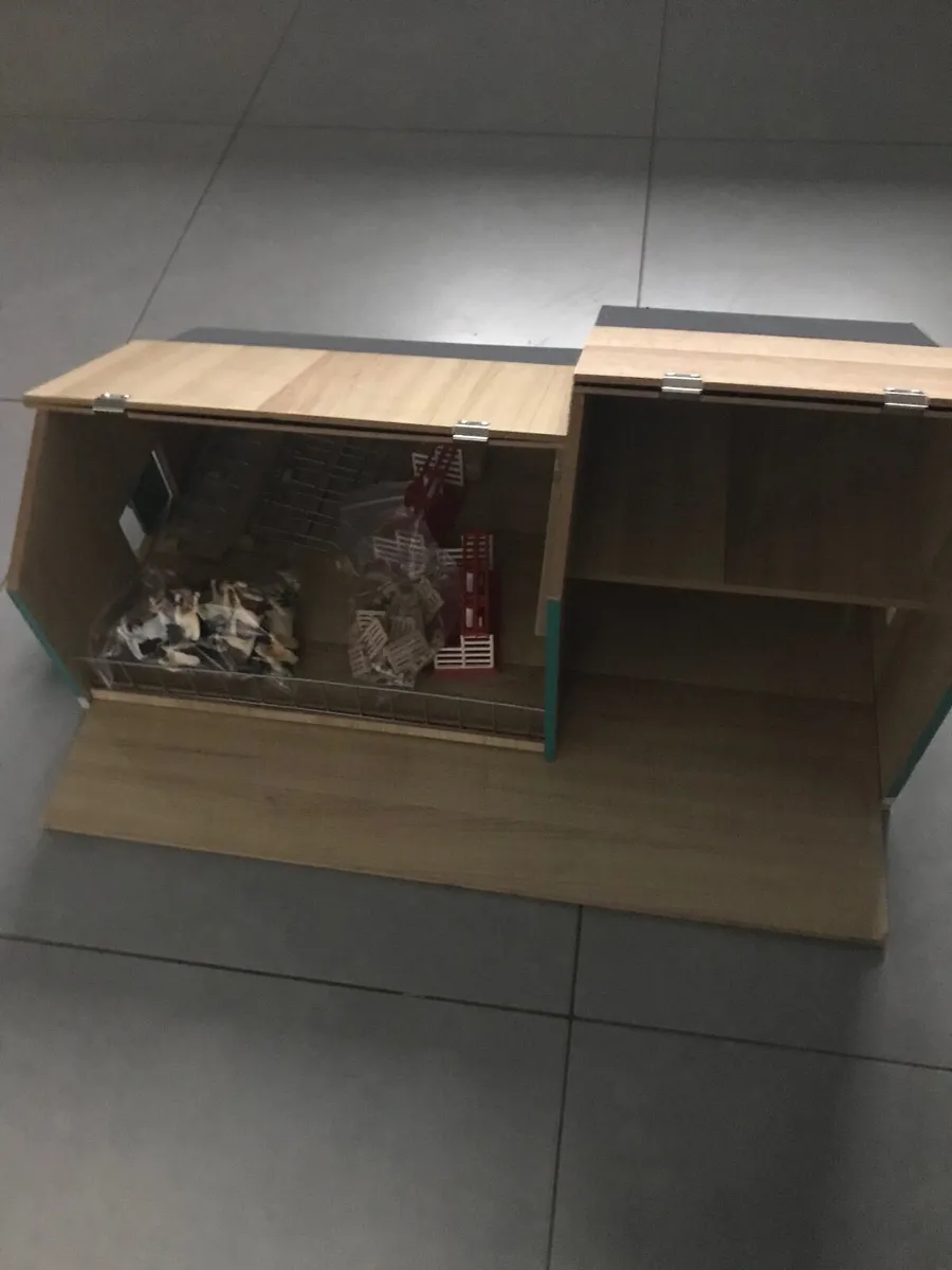 Farm house - Image 1