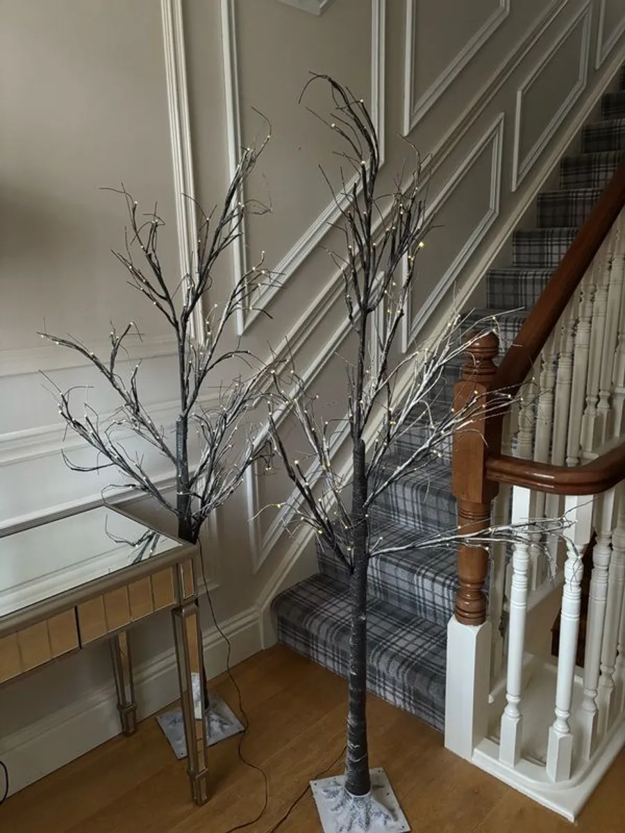 2 No. Pre lit electric twig tree - Image 1