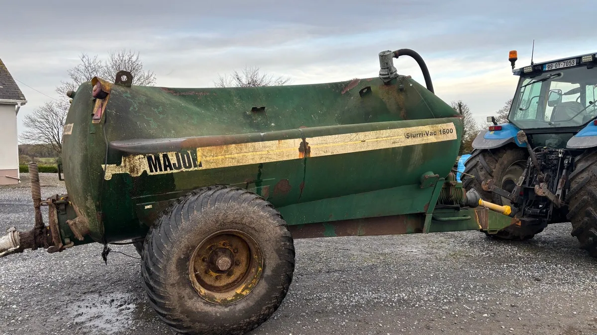1600 Gallon Major Tanker (Damaged) - Image 2