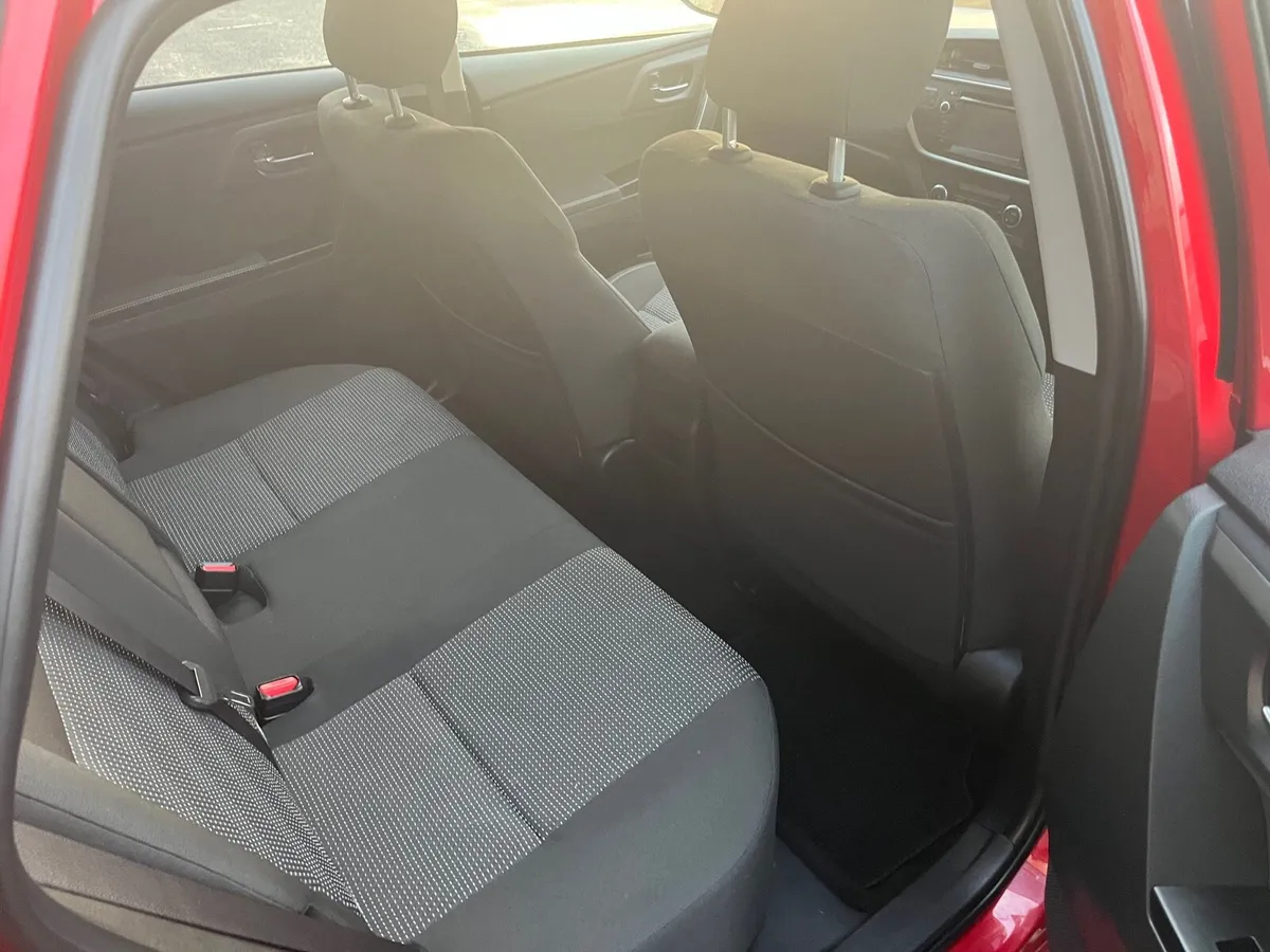 Toyota Auris - Image 4
