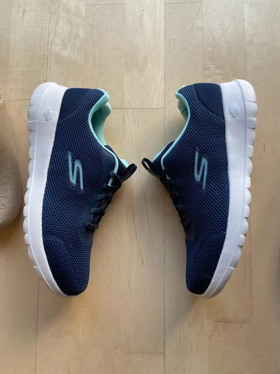 Brand New Women’s Skechers. Never worn. - Image 2