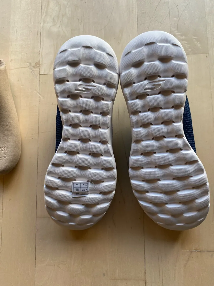 Brand New Women’s Skechers. Never worn. - Image 3