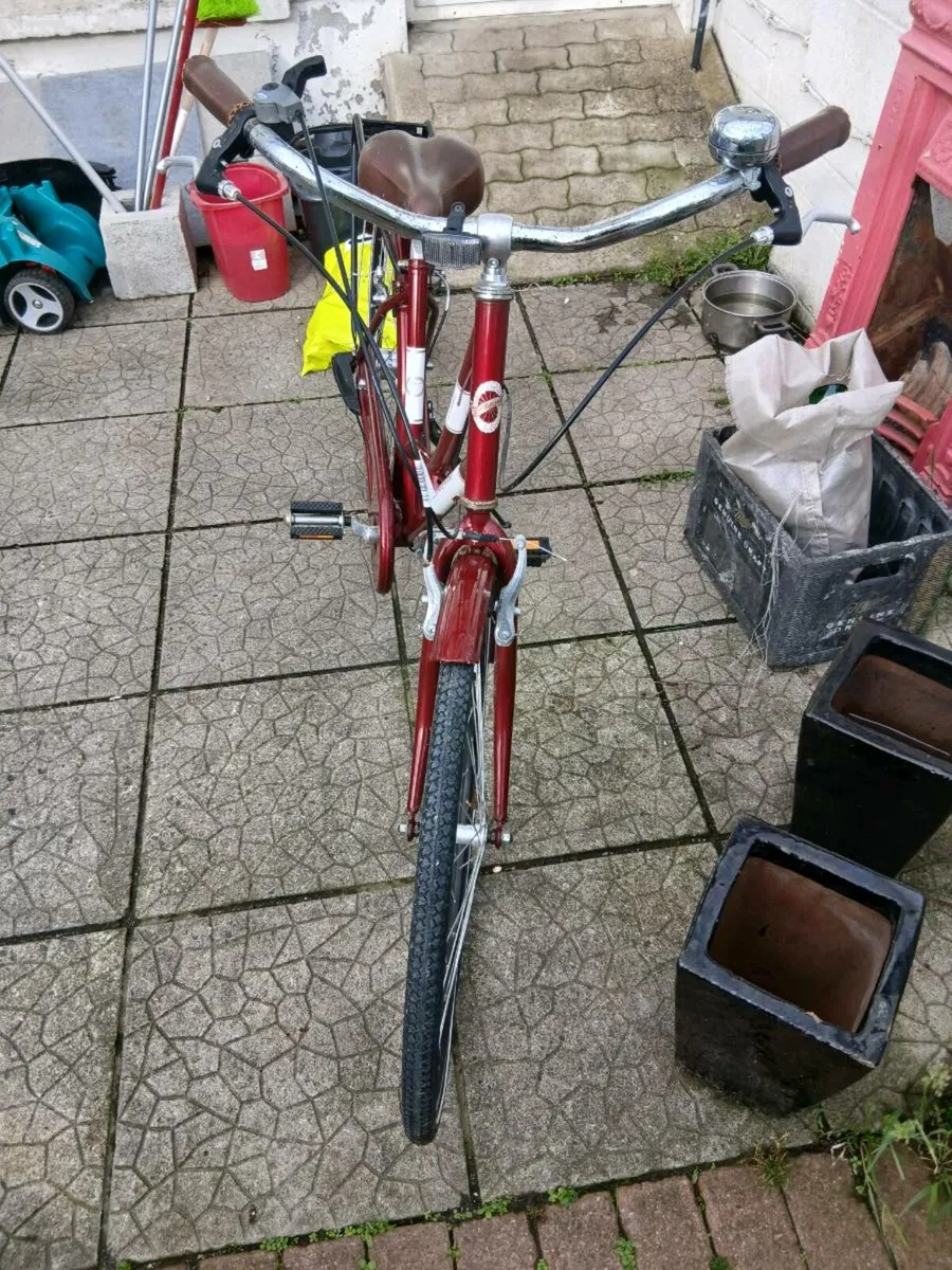 Ladies Dutch style bicycle - Image 2