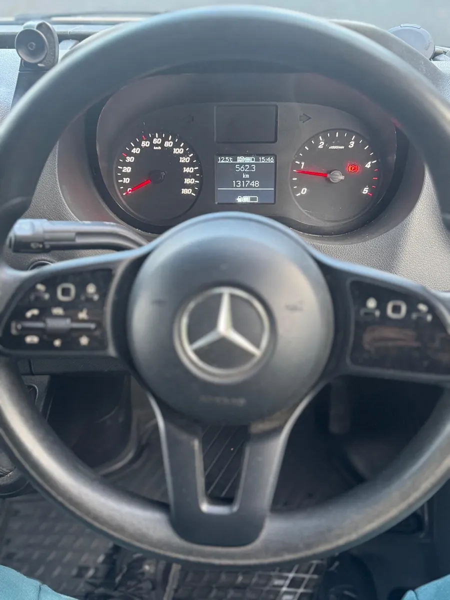 Mercedes Benz - Image 4