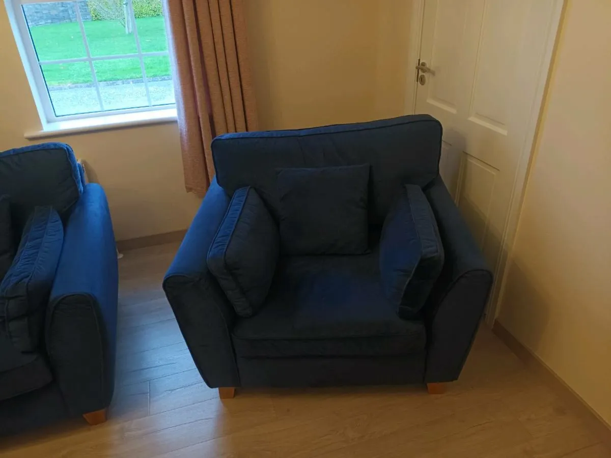 Suite of furniture - Image 3