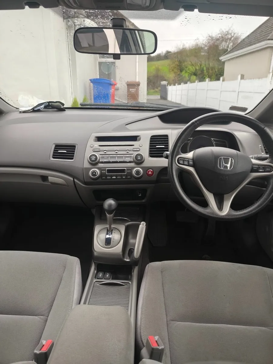 Honda Civic 2009 - Image 2