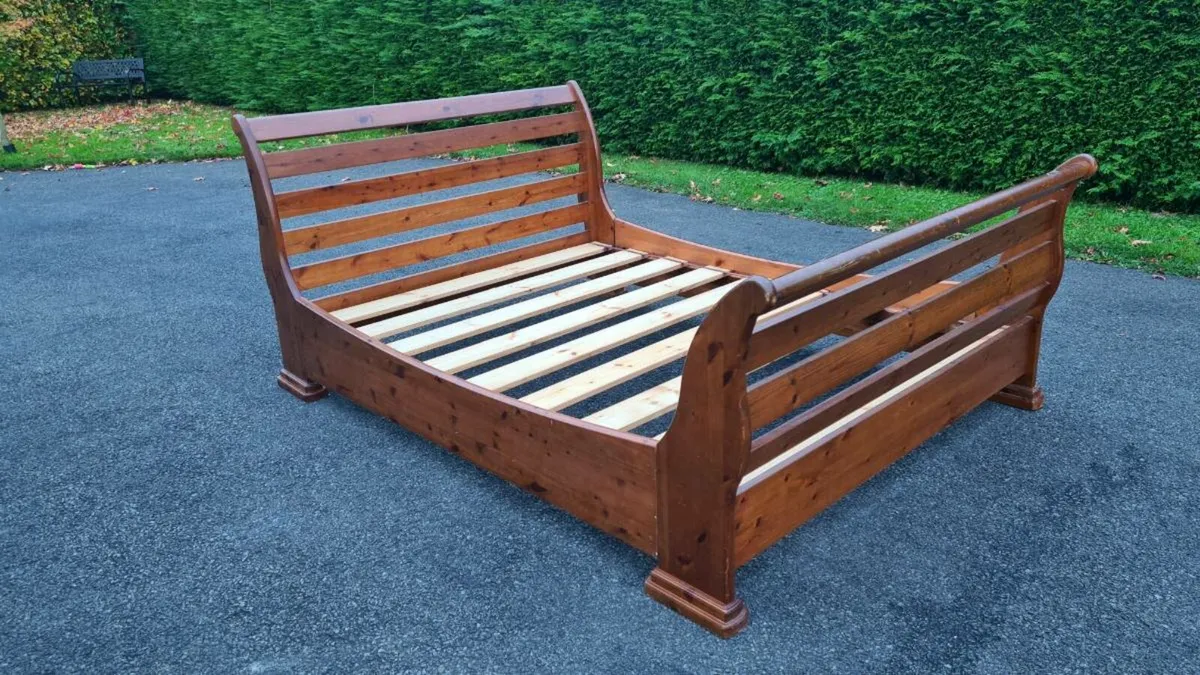 Bed with New Mattress & Lockers - Image 1