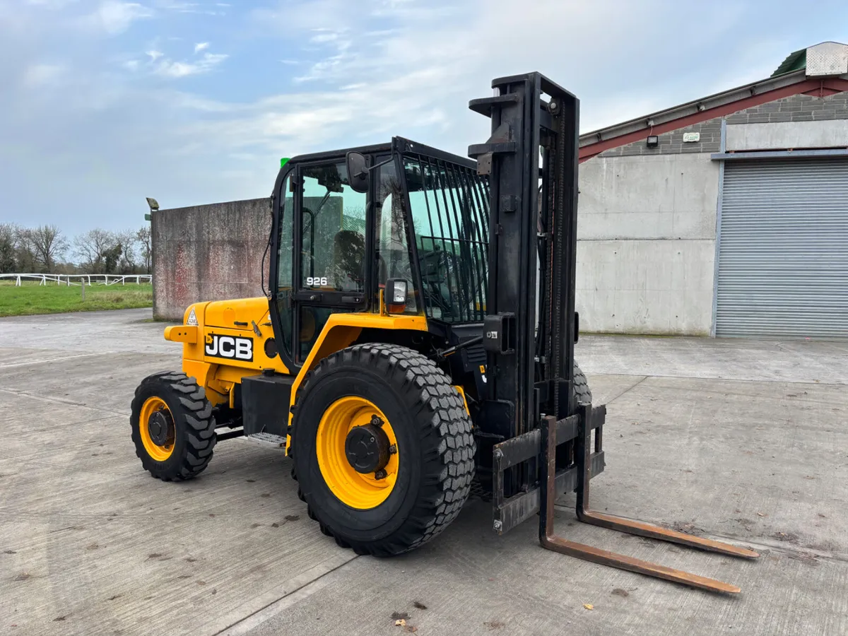2014 JCB 926 Rough Terrain Forklift - Image 4