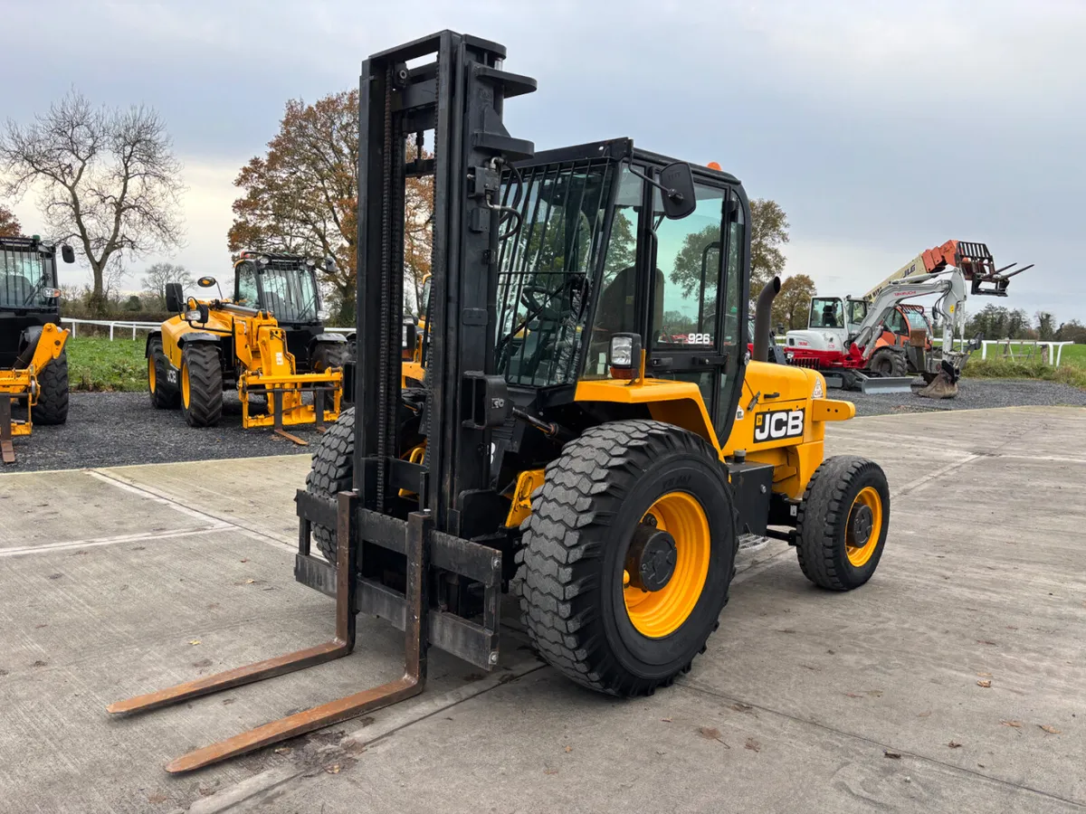 2014 JCB 926 Rough Terrain Forklift - Image 2
