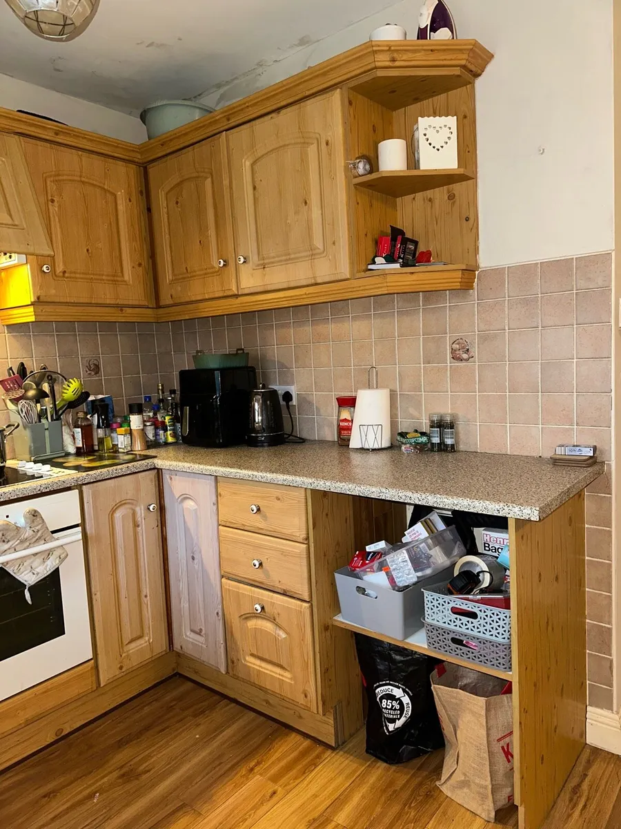 Kitchen Cabinets - Image 3