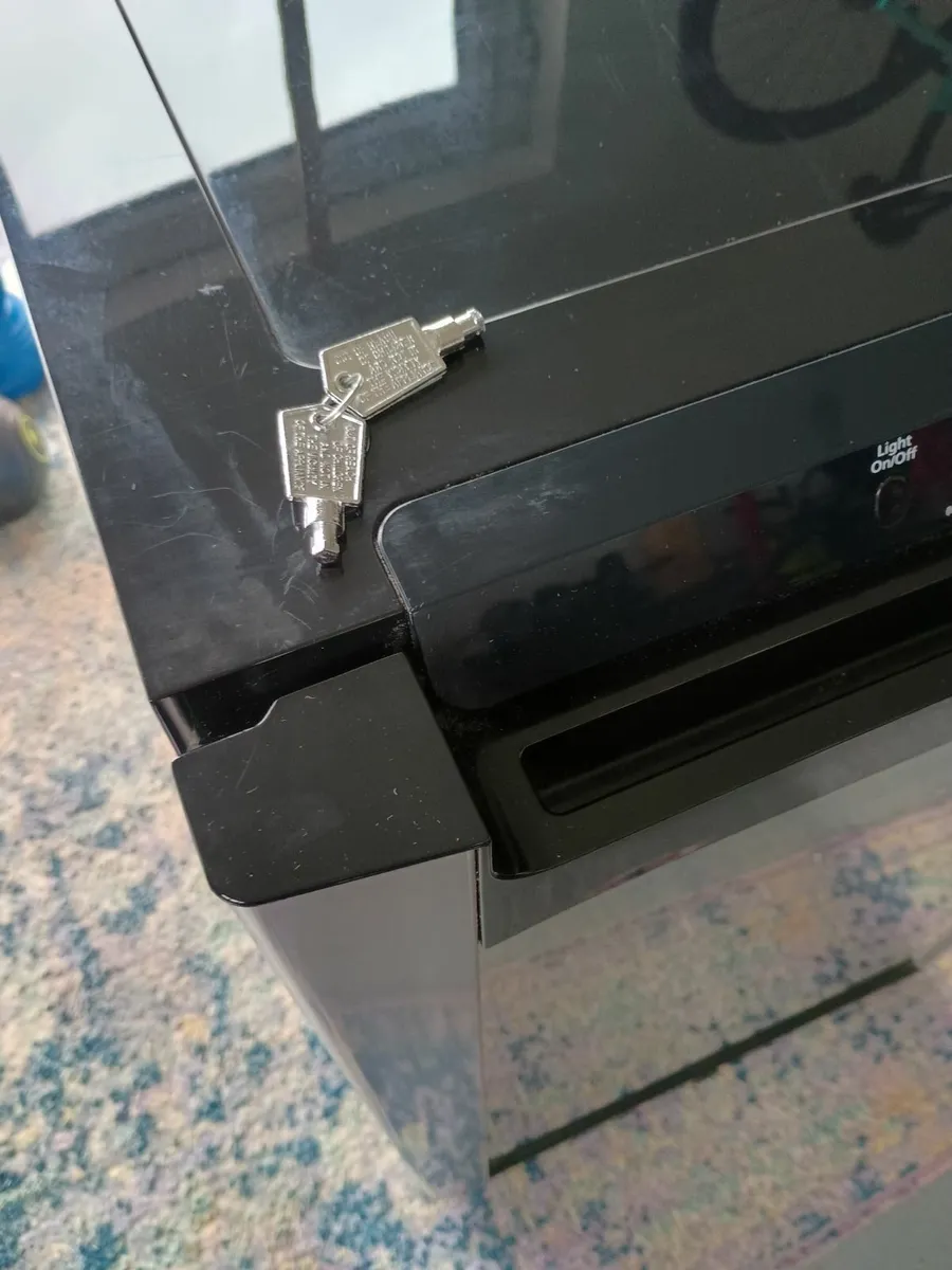 Wine fridge - Image 2