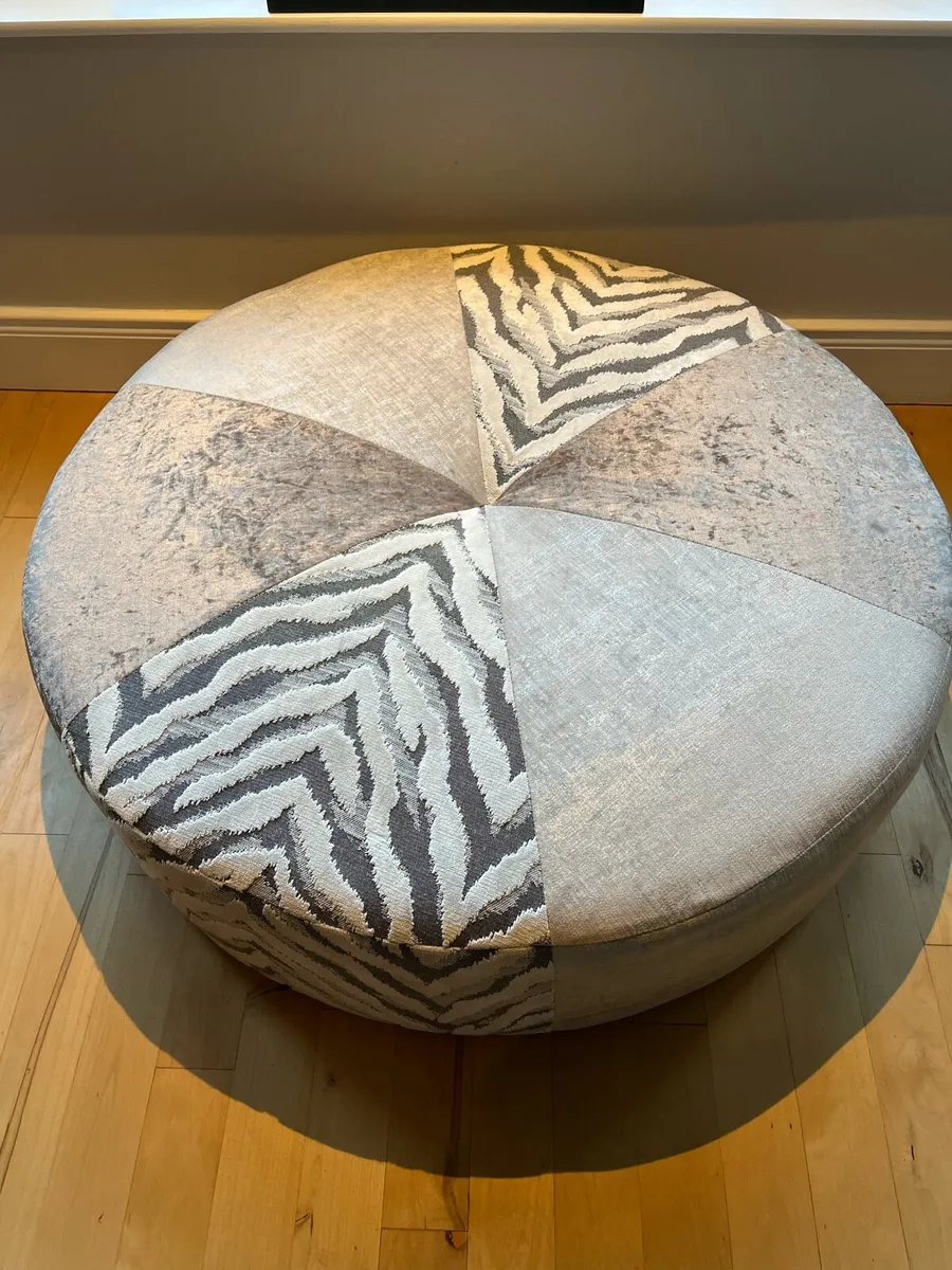 Large footstool - Image 1