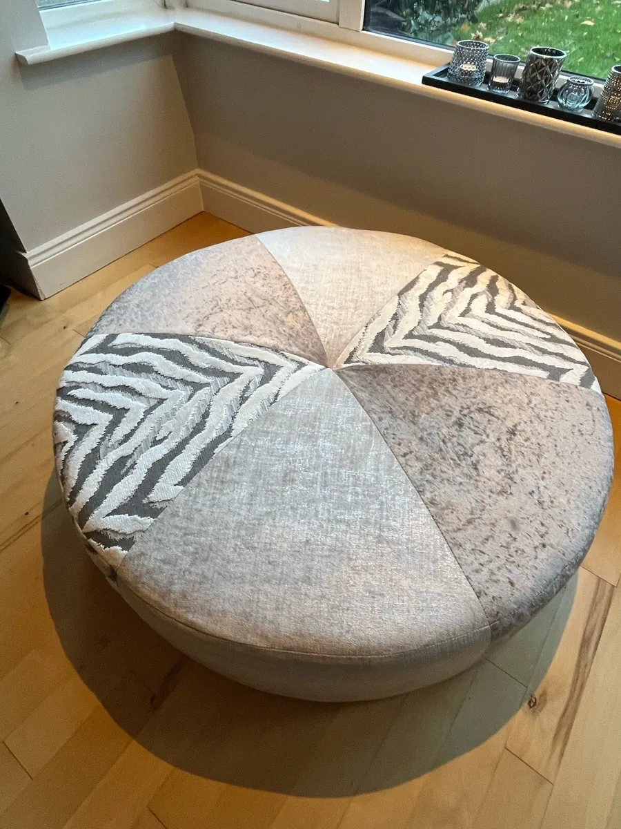 Large footstool - Image 2