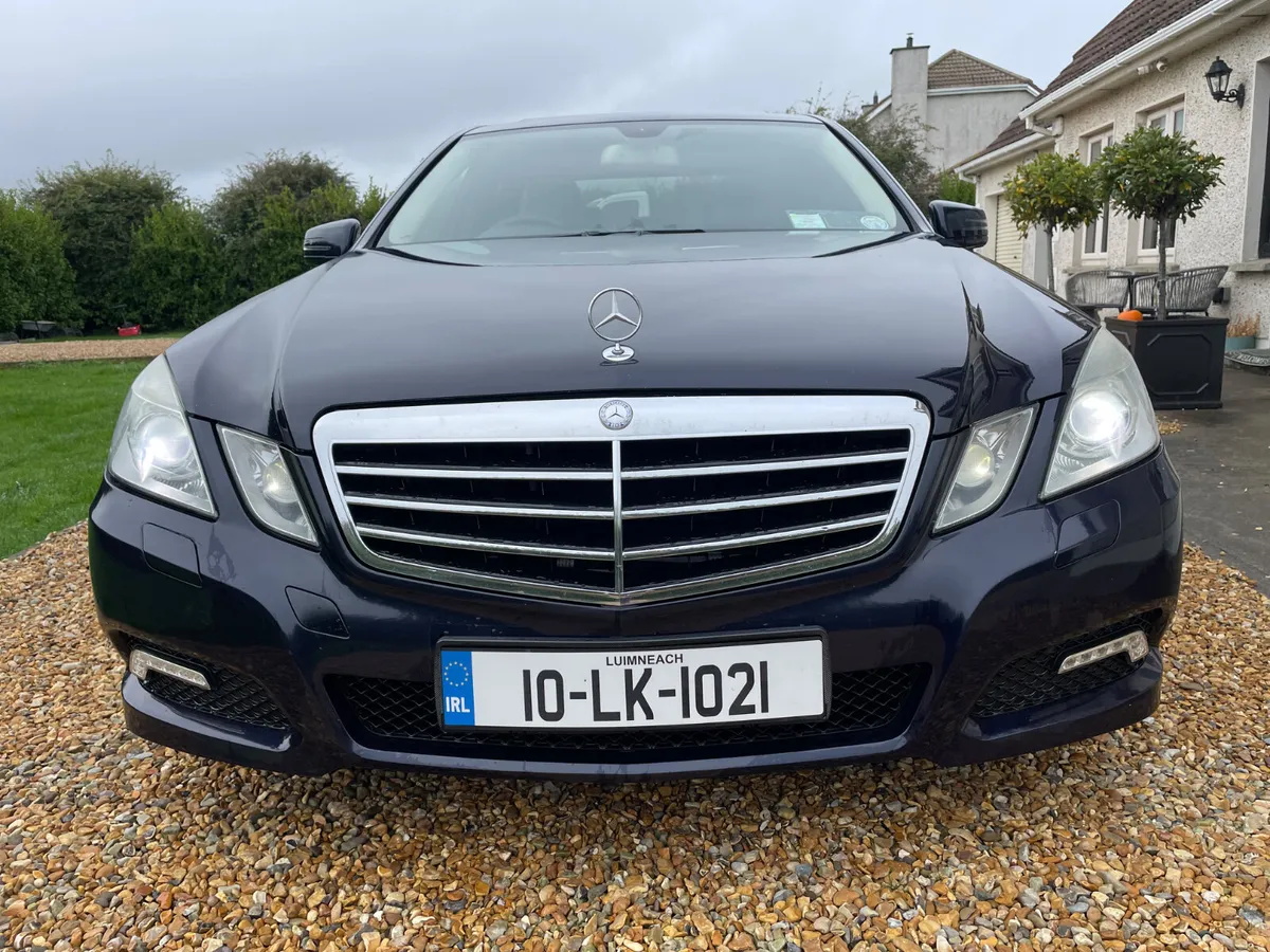 Mercedes-Benz E-Class 2010 - Image 3