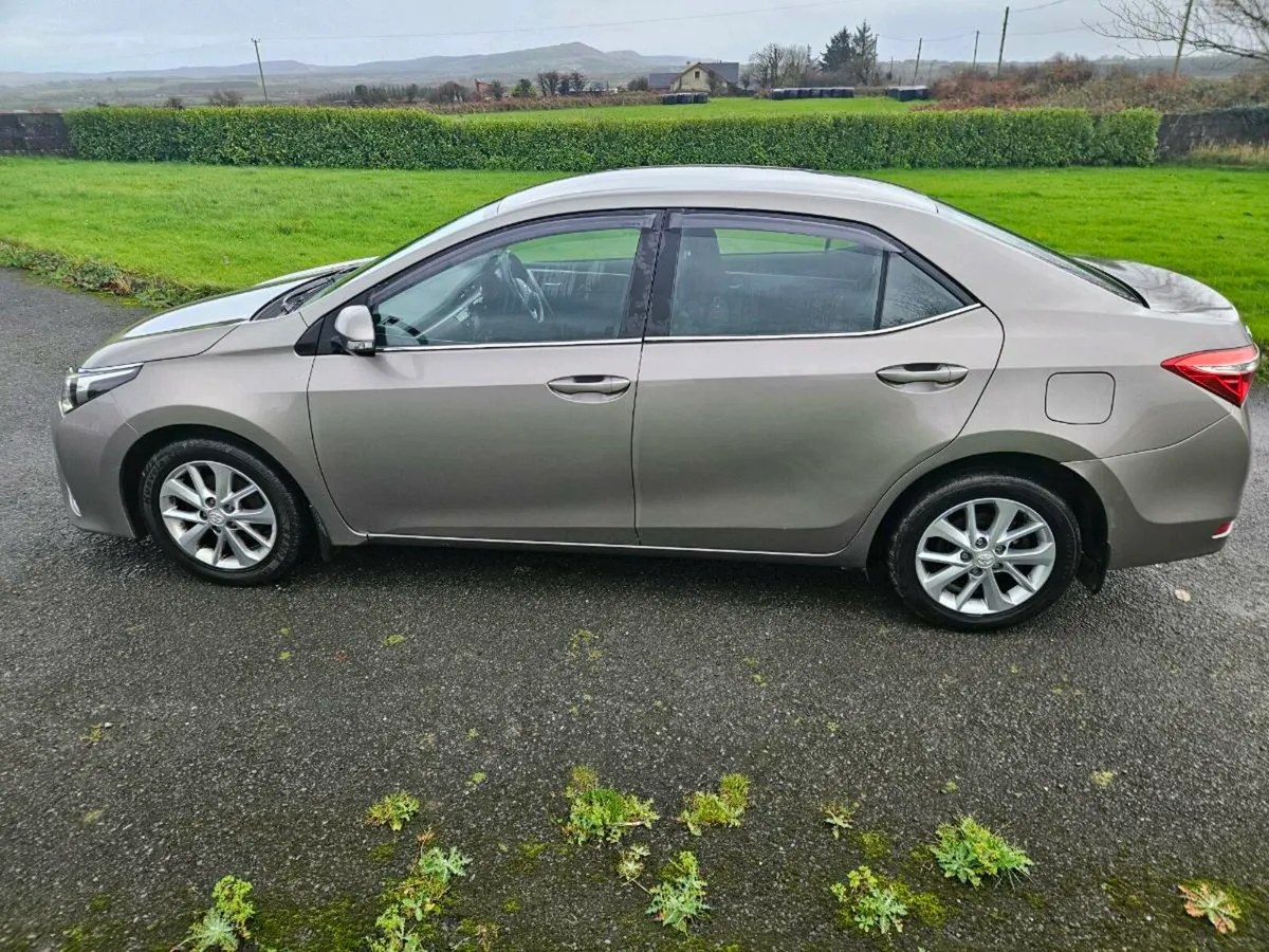 162 Toyota Corolla - Image 4