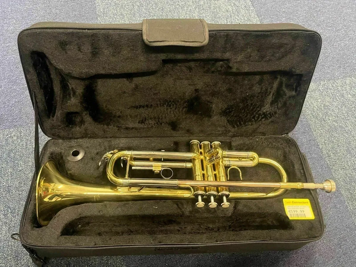 Elkhart 100TR Student Trumpet With Case - Image 1