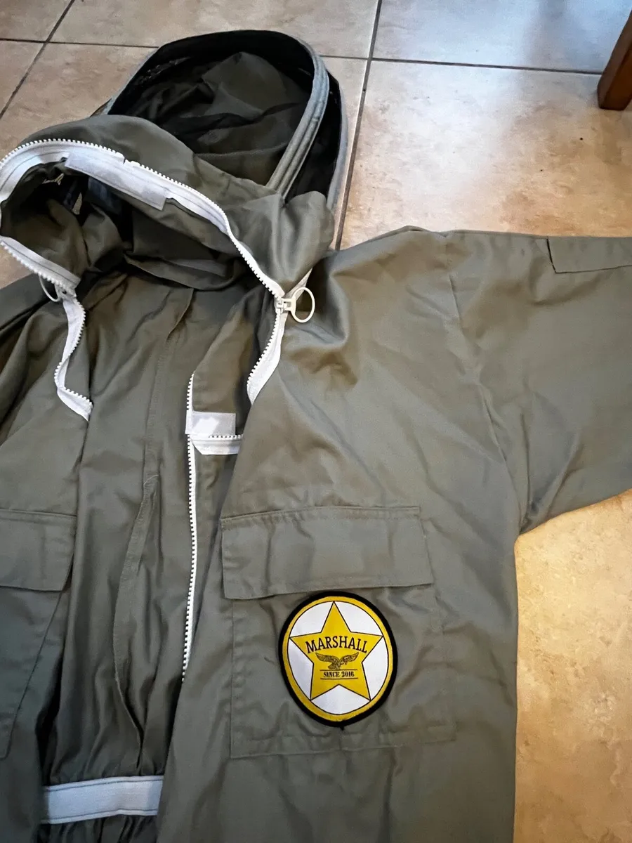 Beekeeping equipment - Image 1