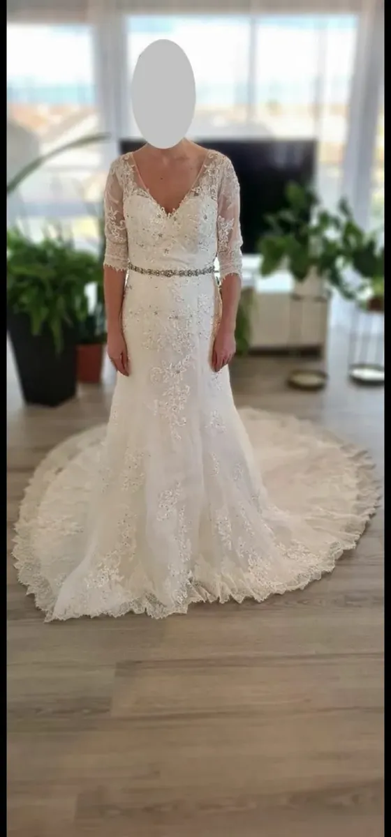 Wedding dress - Image 1