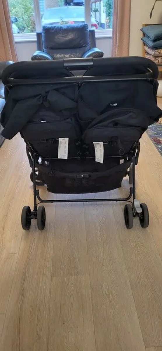 Joie Aire twin stroller - Image 3