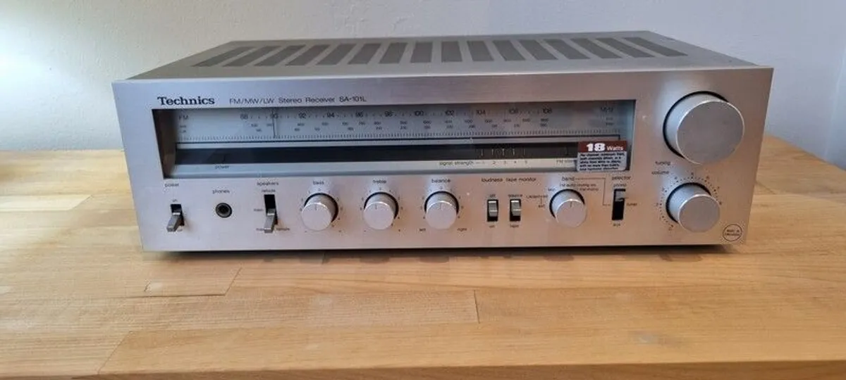 Technics SA-101 AM/FM Stereo Receiver - Image 1