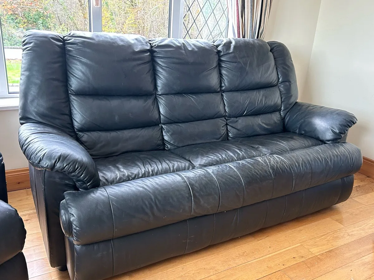 Leather style couch + 2 Recliners - Image 3
