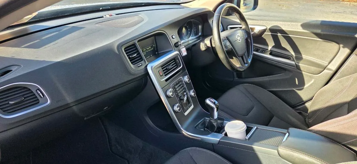 2015 Volvo S60 diesel  saloon - Image 2