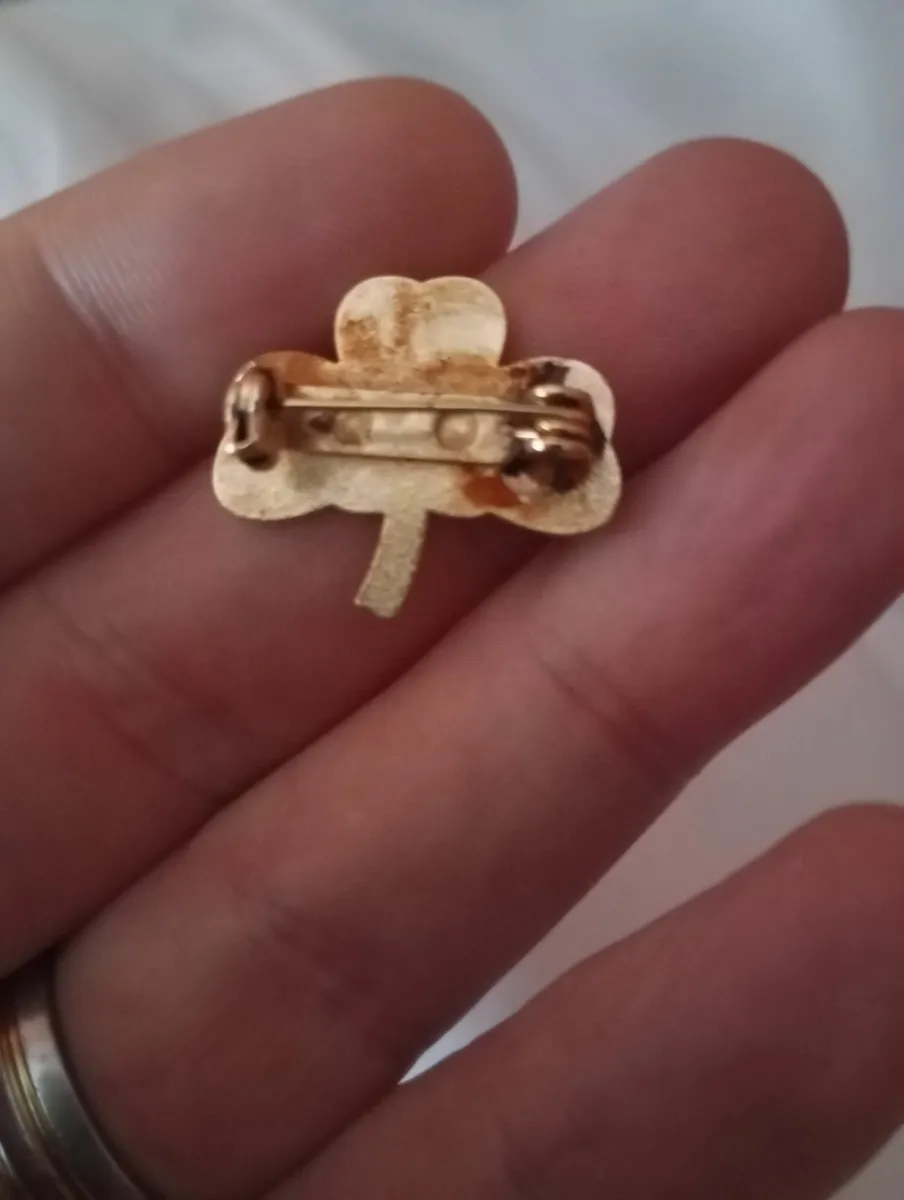 Vintage claddagh brooch - Image 2