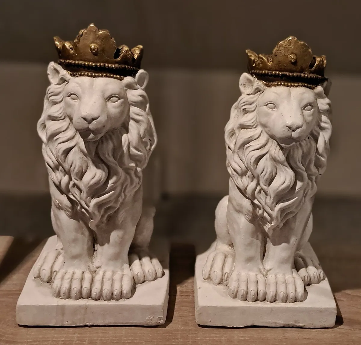White and gold Lioness ornaments
