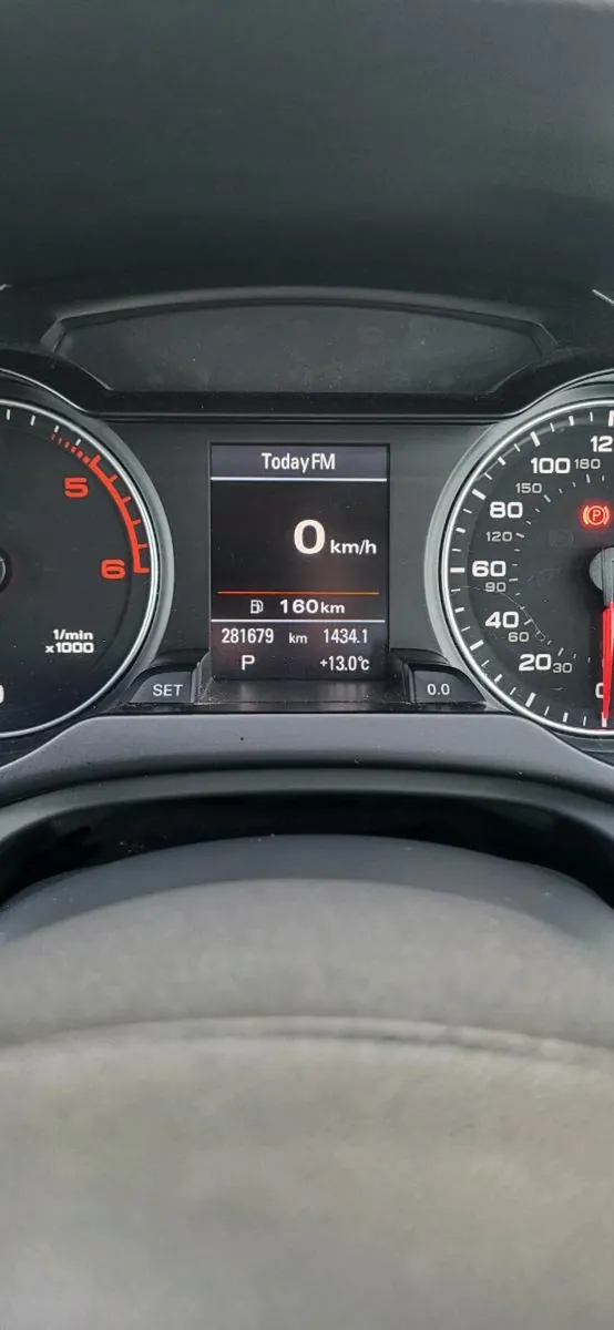 Audi A4 2.0 TDI S-Line Avant - Image 4