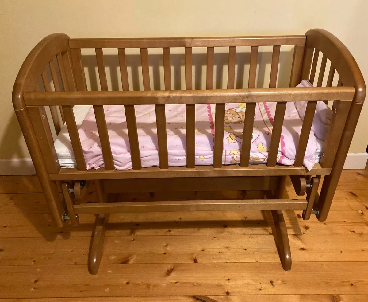 Troll Anna Glider Crib with Mattress & Bedding - Image 1