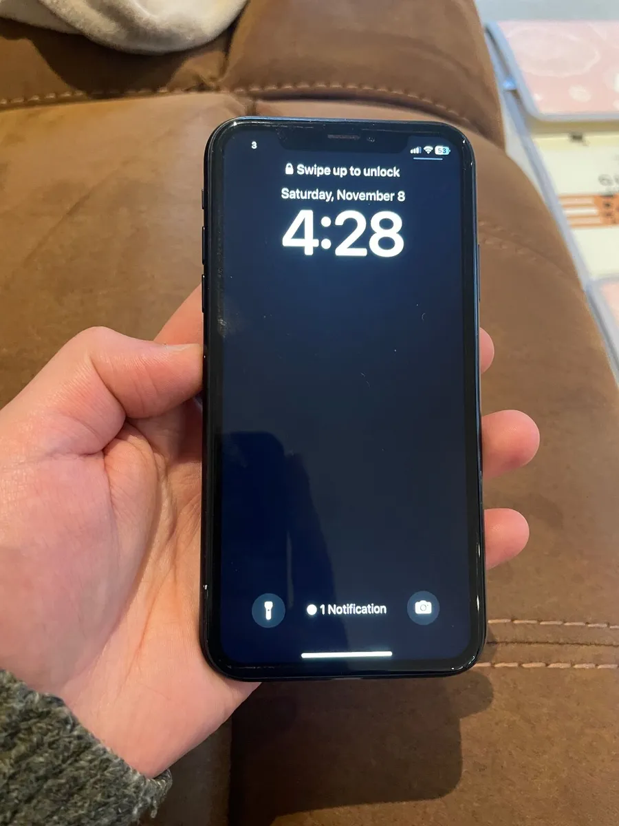 iPhone XR 64GB - Image 1