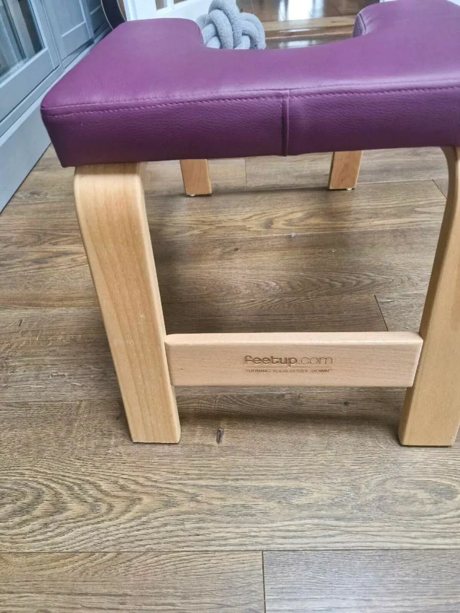 Feetup Headstand chair - Image 2